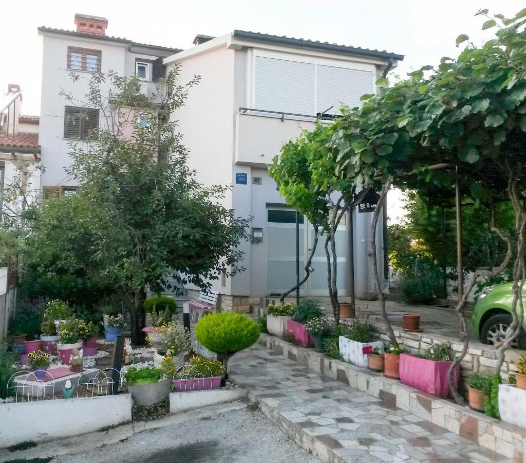Apartments Zufic Штинян Екстер'єр фото